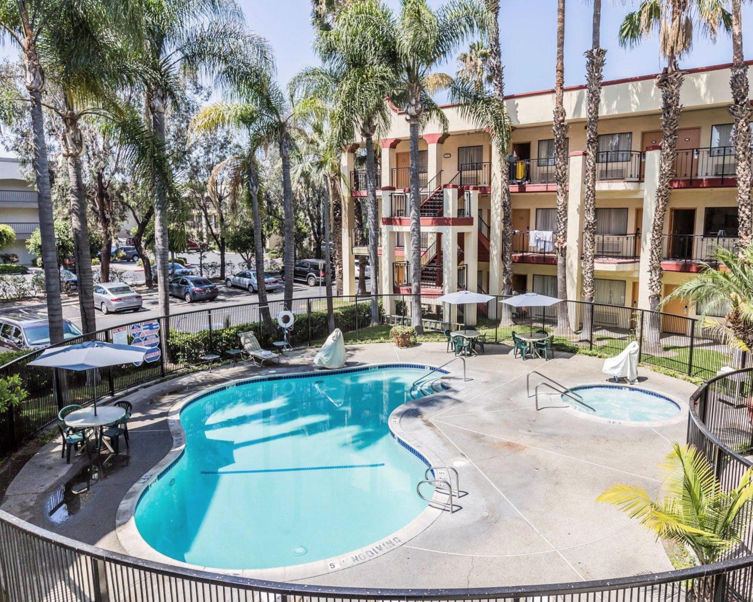 Comfort Inn & Suites Orange County John Wayne Airport Santa Ana Eksteriør billede