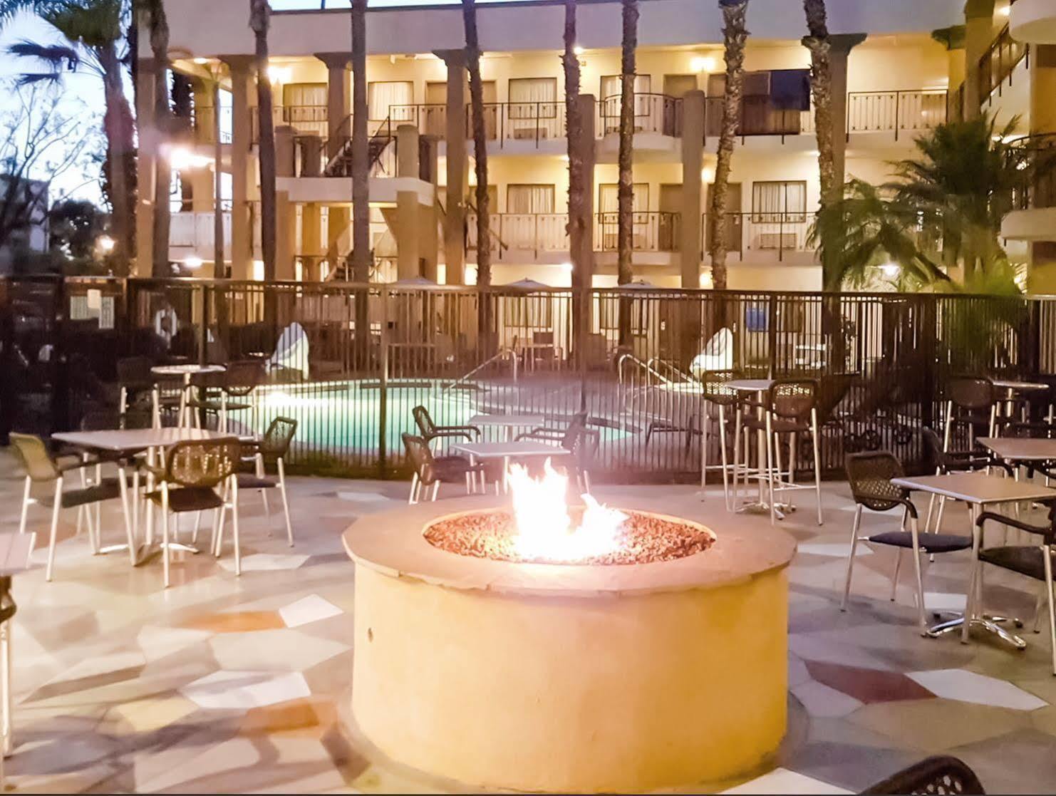 Comfort Inn & Suites Orange County John Wayne Airport Santa Ana Eksteriør billede